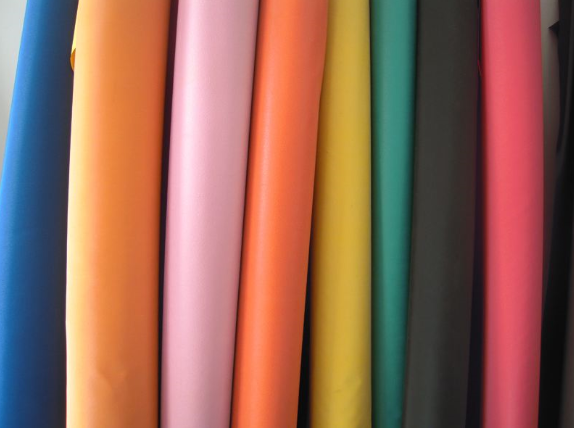 牛津纺<a href=//qdnxo.com/ target='_blank'>面料</a>优缺点