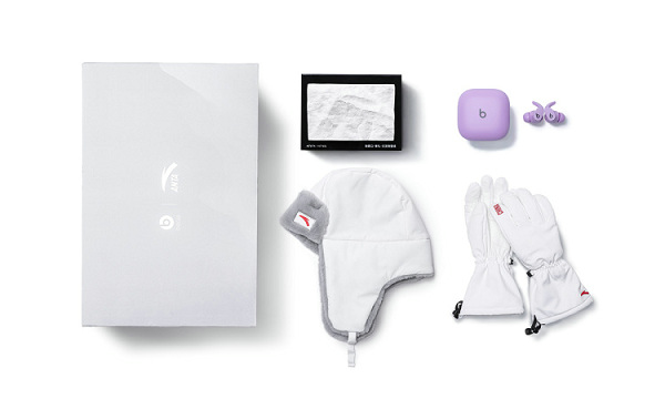 安踏 x 谷爱凌 x Beats 三方联名冰雪礼盒-2.jpg